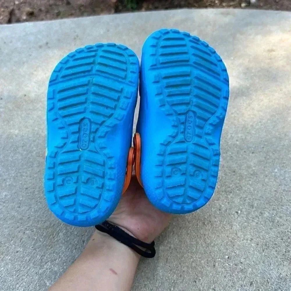 Kid’s Crocs Fun Lab Lined Yoshi Clogs - Picture 8 of 11